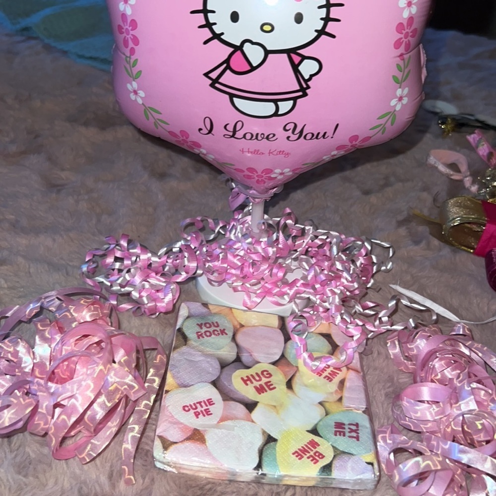 Hello Kitty I love you balloon 18 count valentine heart napkins pink curl ribbon - Picture 2 of 5